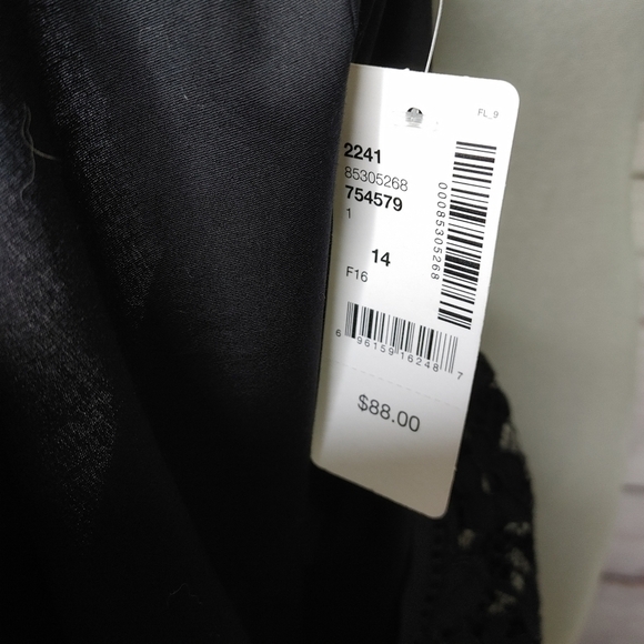 Love & Legend Lace Bell Sleeve Top Size 14 - Picture 13 of 15